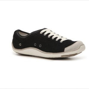 Dr Scholls Corduroy Black & White athletic Sneaker